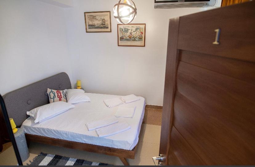 Vila Jean Bart Hotel Мангалия Екстериор снимка